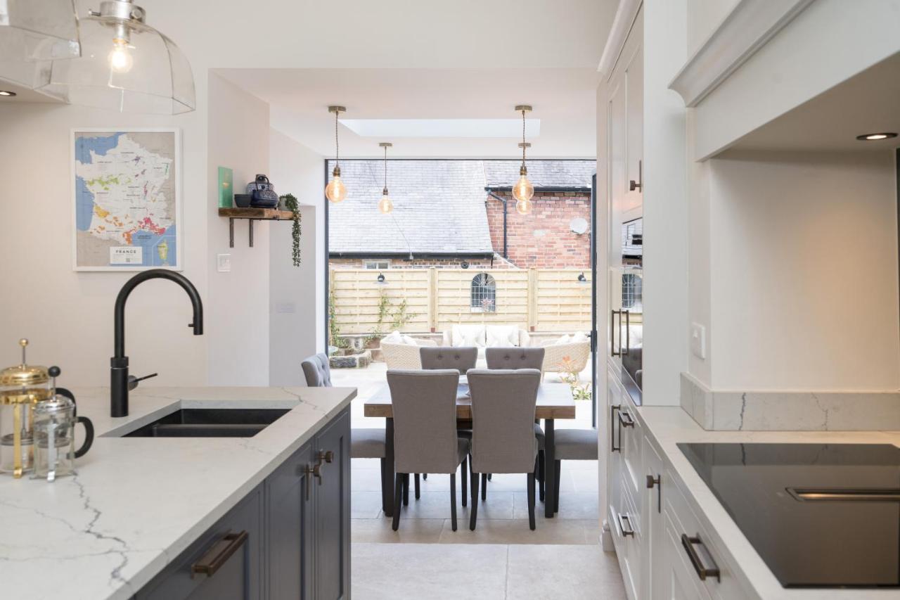 Townhouse By Harrogate Serviced Apartments Exteriör bild